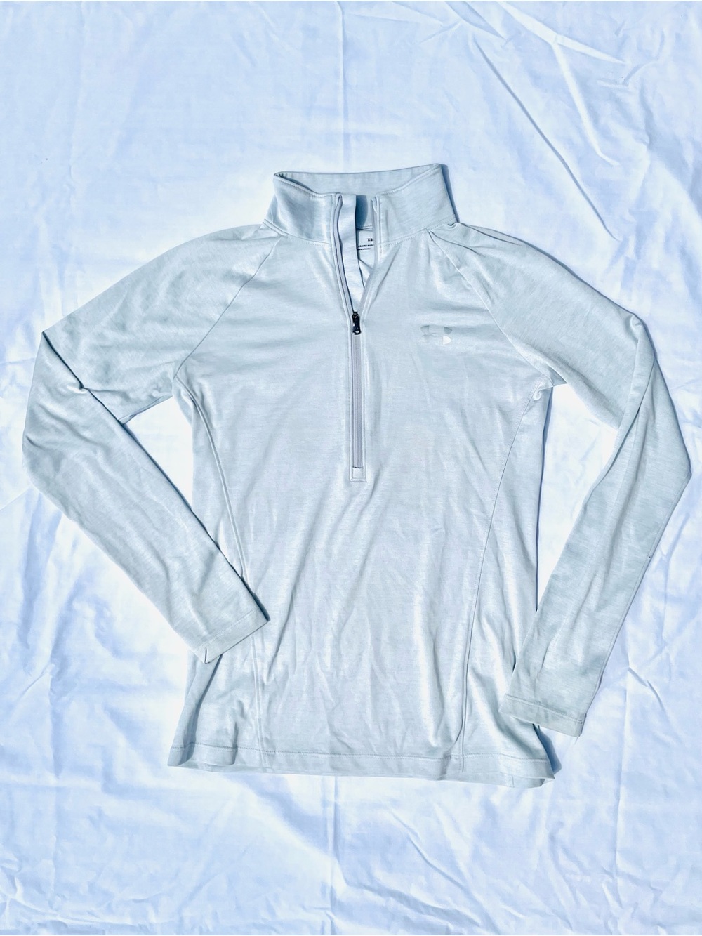 Under Armour Women’s Light Gray Performance Pullover, Size XS